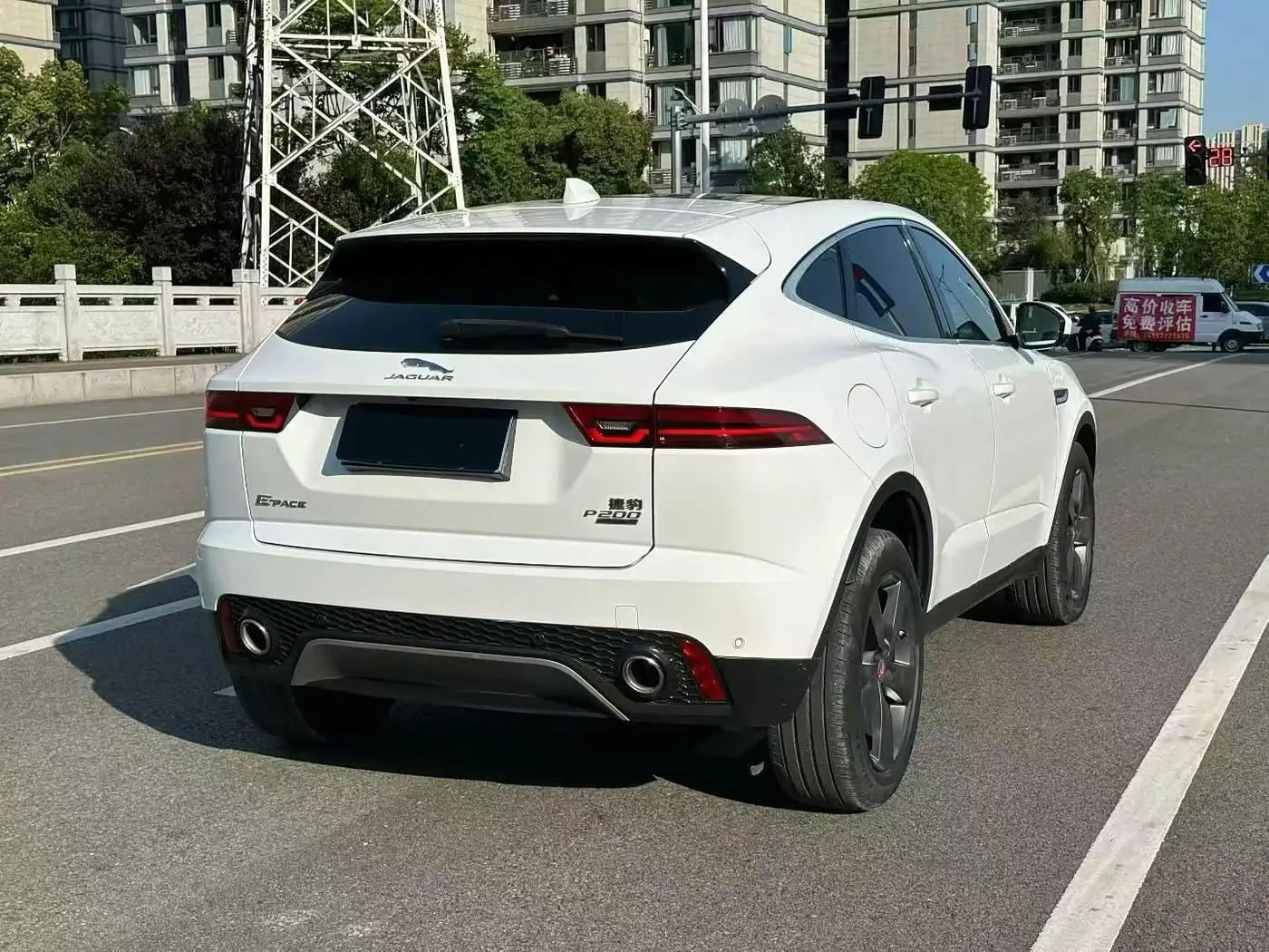 Jaguar E-PACE 2020 — Фото 9/9
