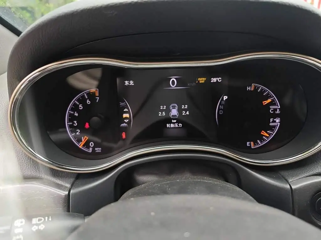 Jeep Grand Cherokee 2019 — Photo 4/20