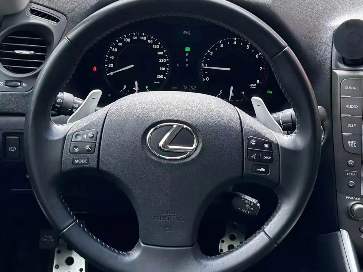 Lexus IS 2010 — Фото 10/16