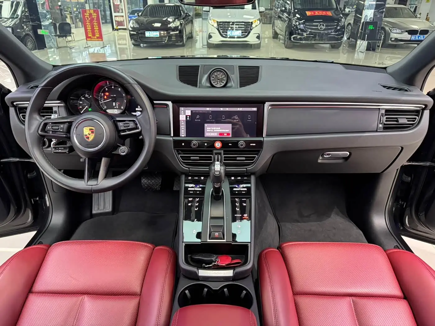 Porsche Macan 2023 — Photo 5/14