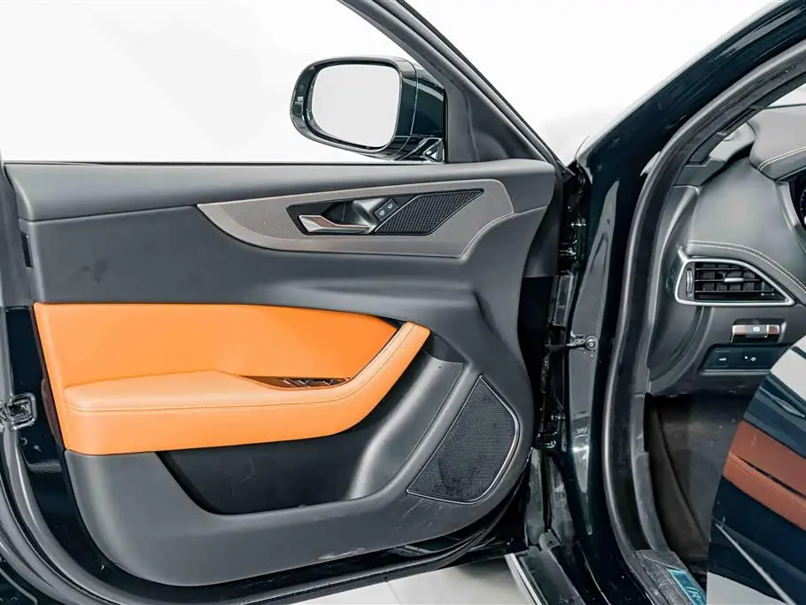 Jaguar XEL 2023 — Фото 15/20