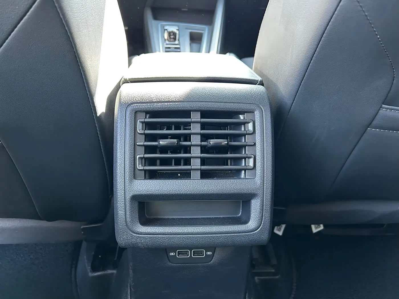 Volkswagen Golf 2023 — Photo 16/20