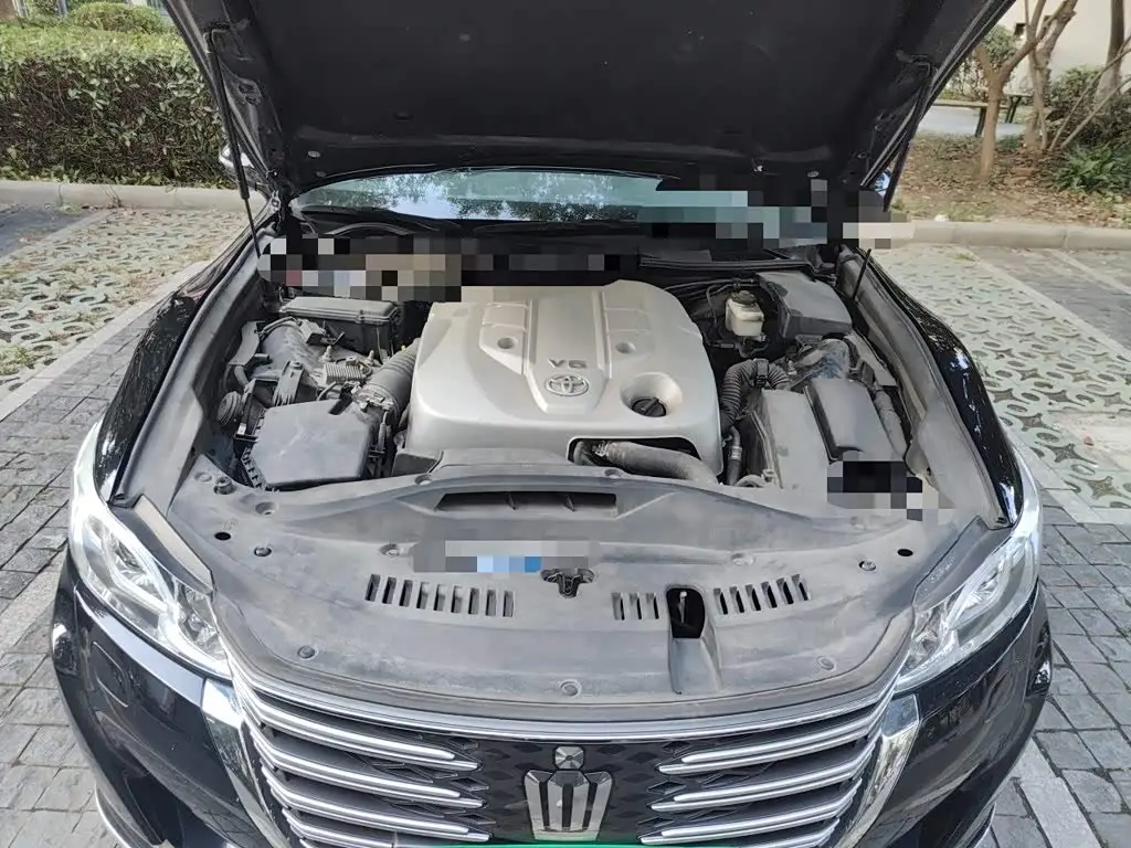 Toyota Crown 2017 — Şəkil 11/20