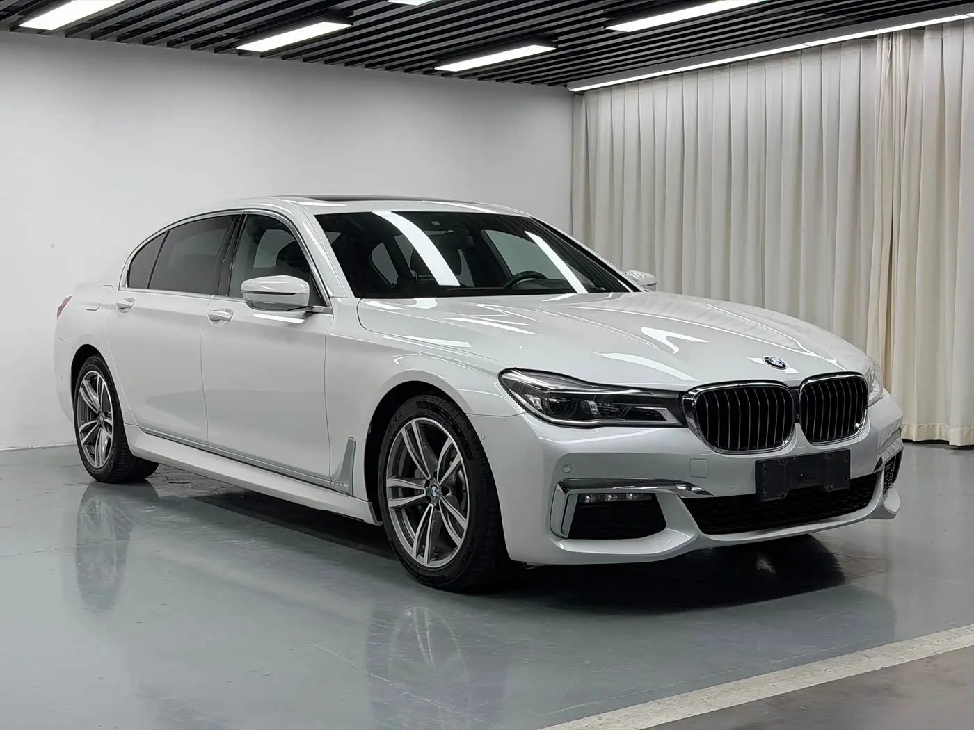 BMW 7 Series 2019 — Photo 3/20