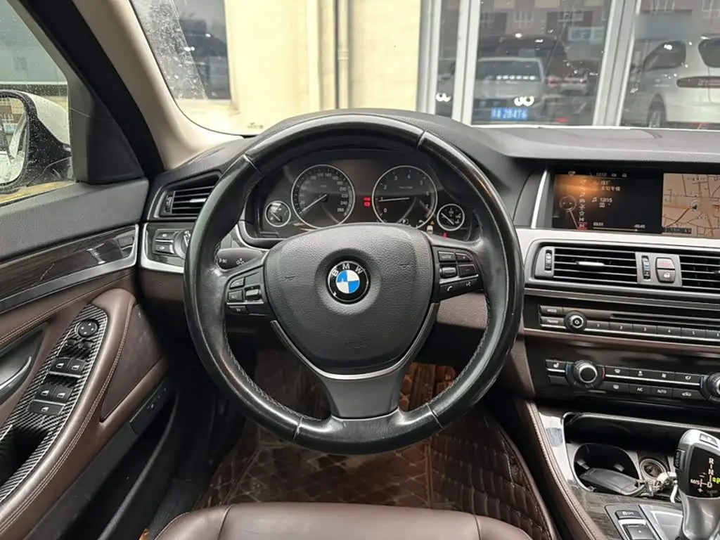 BMW 5 Series 2016 — Фото 15/19