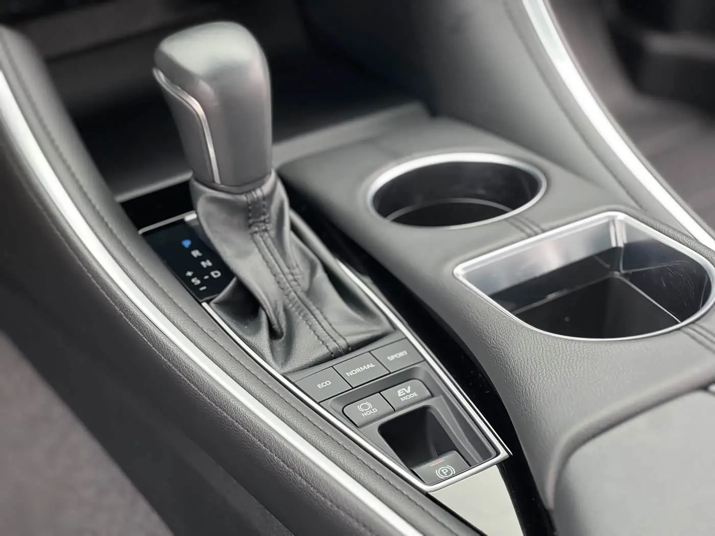 Toyota Avalon 2023 — Фото 18/20