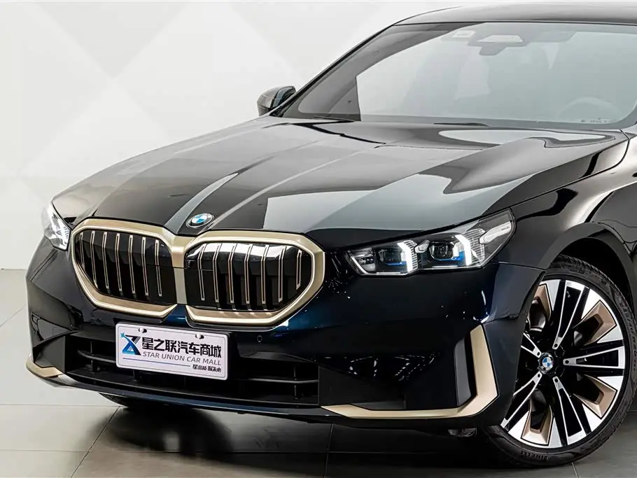 BMW 5 Series 2025 — Photo 2/20