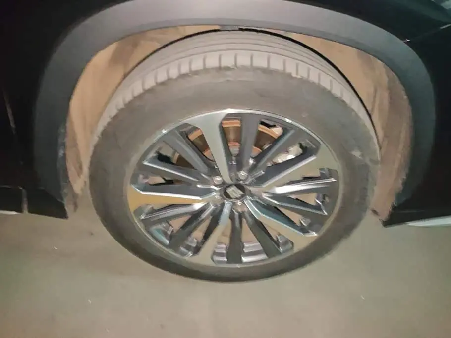Toyota Crown Kluger 2024 — Photo 6/16