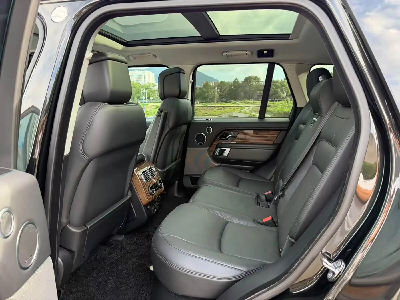 Land Rover Range Rover 2019 — Photo 6/9