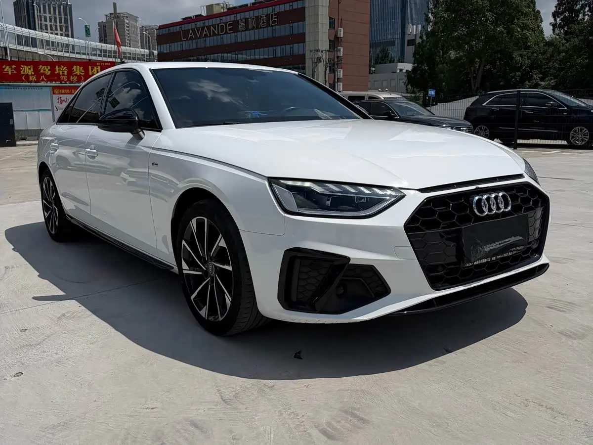 Audi A4L 2023 — Фото 3/16