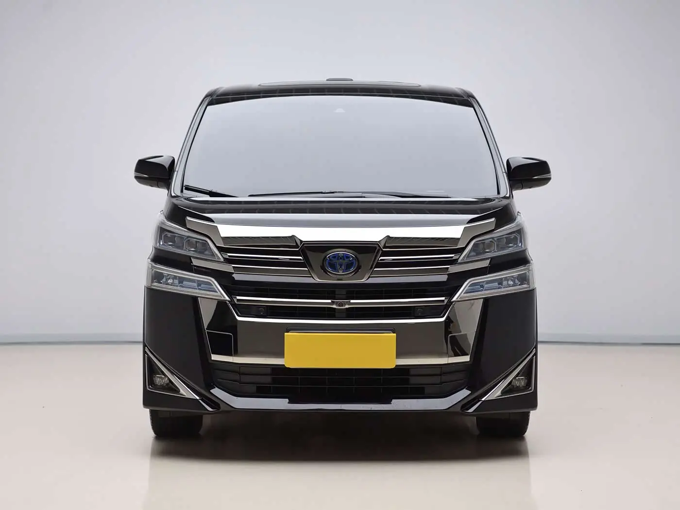 Toyota Vellfire 2020 — Photo 2/20