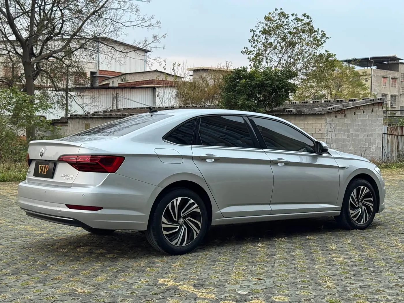 Volkswagen Sagitar 2022 — Photo 4/20