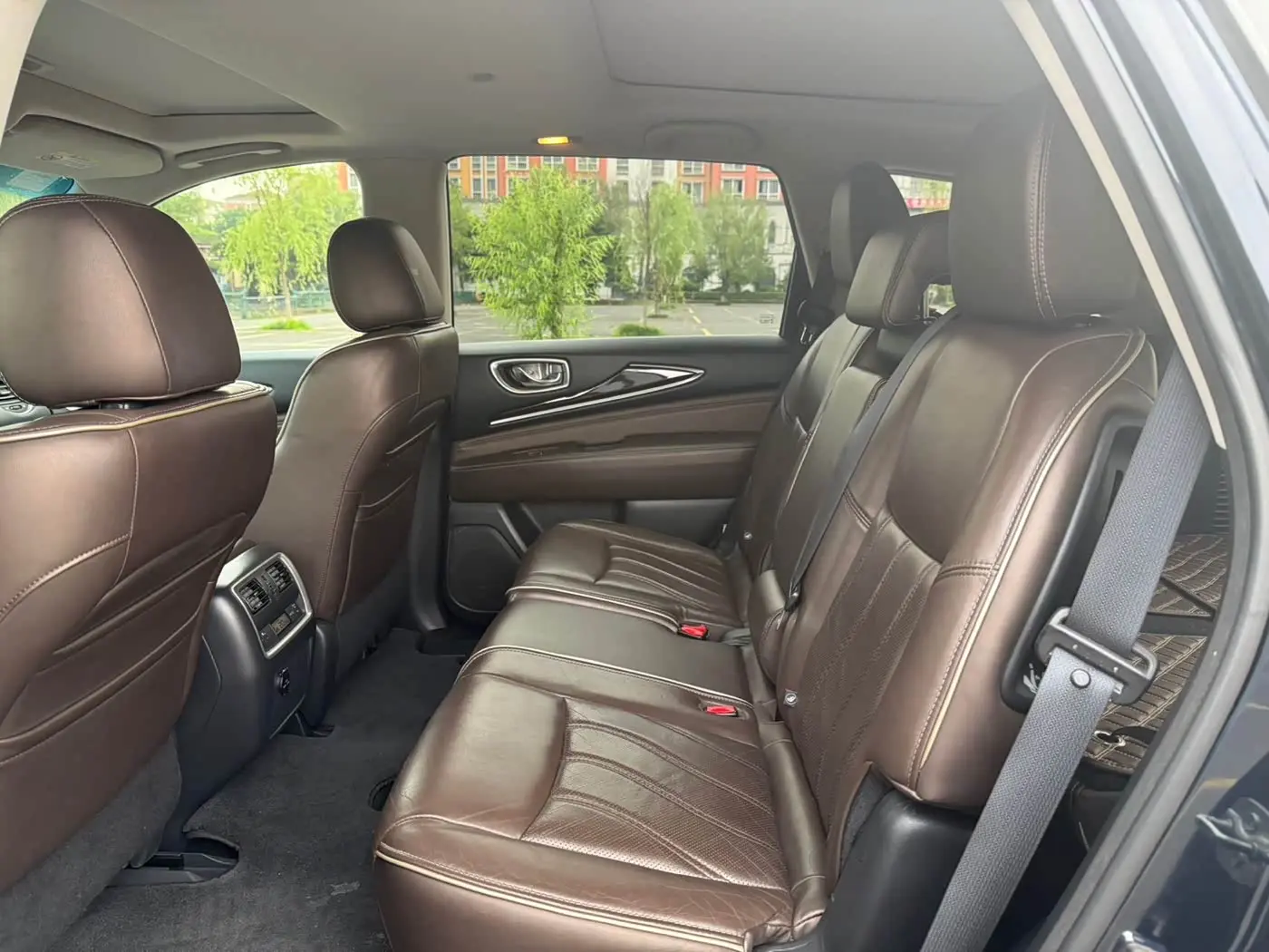 Infiniti QX60 2017 — Photo 17/17