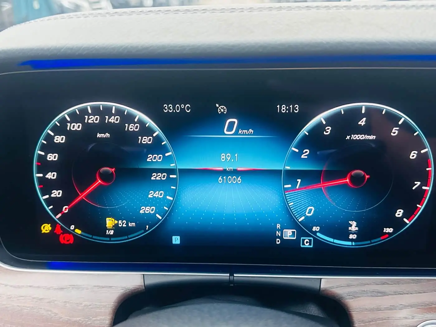 Mercedes-Benz E-Class 2021 — Photo 13/17