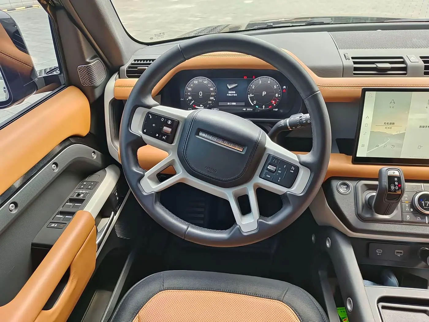 Land Rover Defender 2023 — Фото 9/13