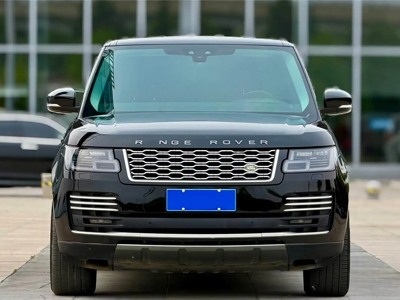 Land Rover Range Rover 2020 — Photo 2/15
