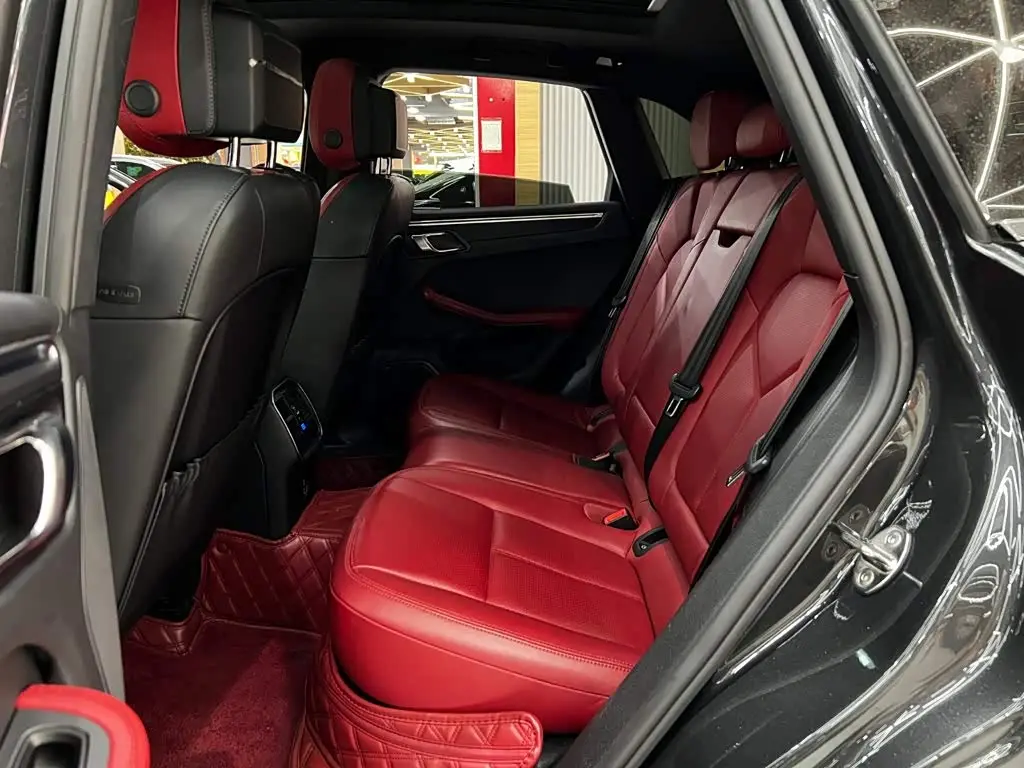 Porsche Macan 2020 — Фото 11/16