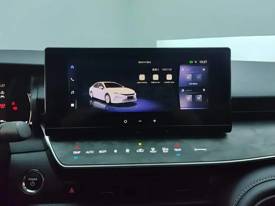 Toyota Camry 2025 — Фото 13/16