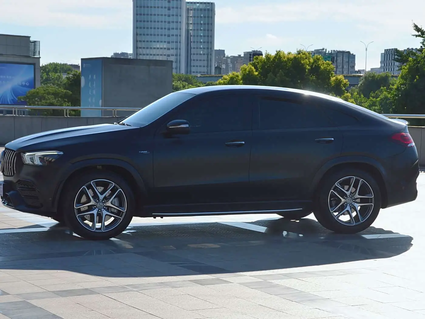Mercedes-Benz GLE Coupe AMG 2023 — Photo 8/19