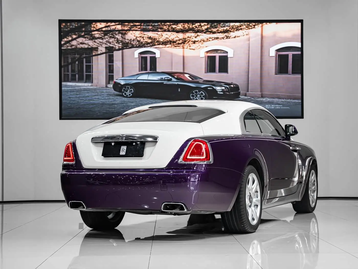 Rolls-Royce Wraith 2021 — Фото 5/15