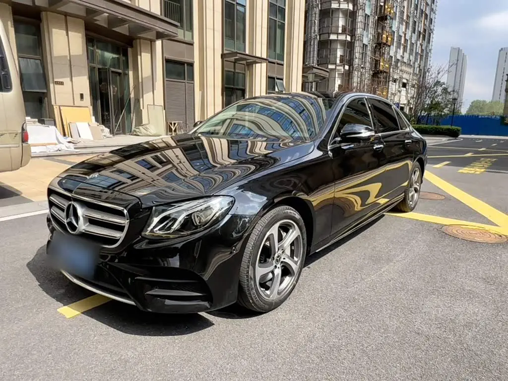 Mercedes-Benz E-Class 2020 — Фото 1/16