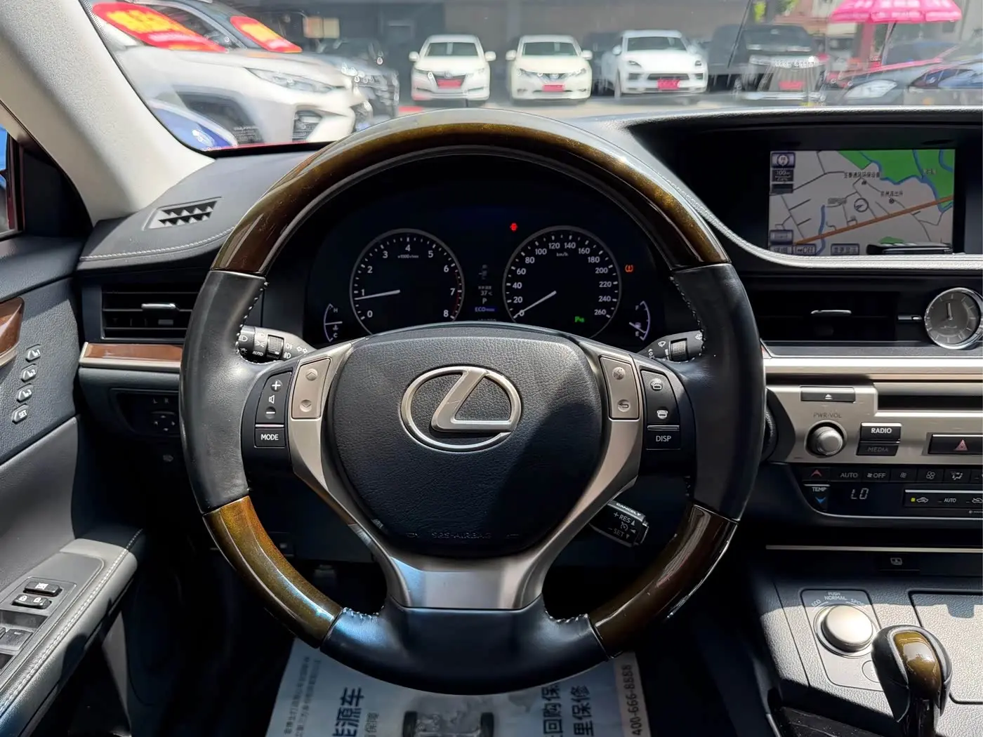 Lexus ES 2014 — Photo 19/20