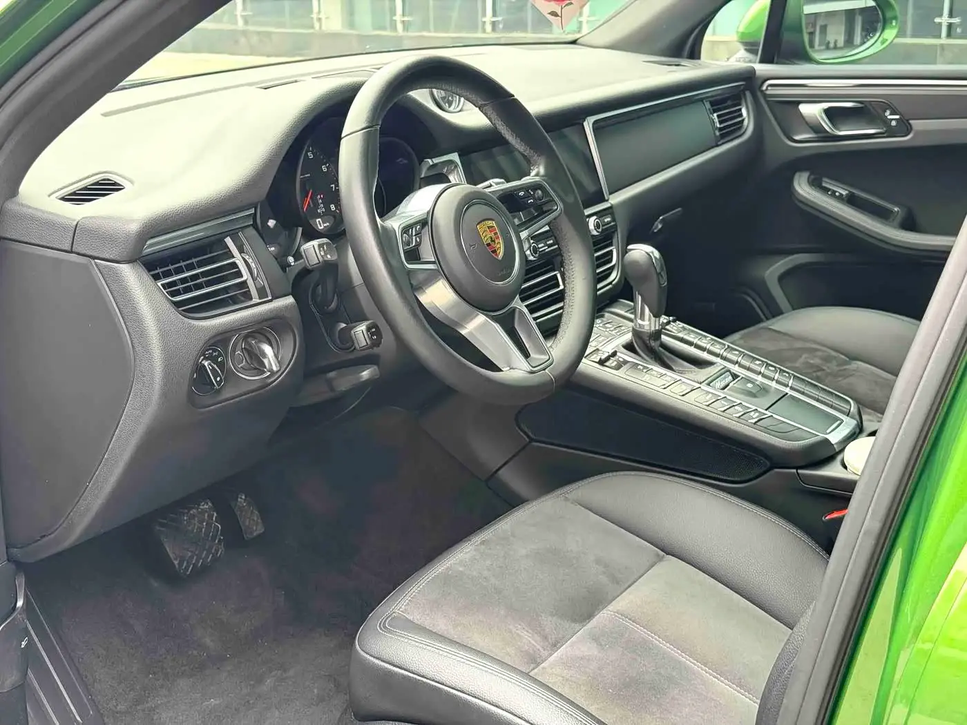 Porsche Macan 2021 — Photo 4/10