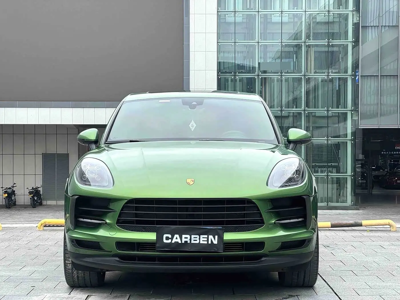 Porsche Macan 2021 — Photo 2/10