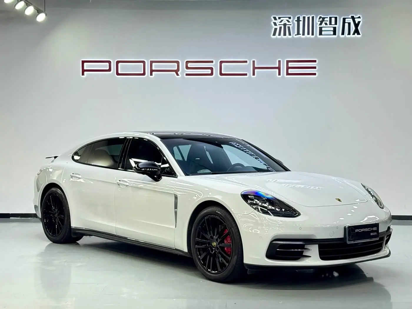 Porsche Panamera 2018 — Фото 3/20