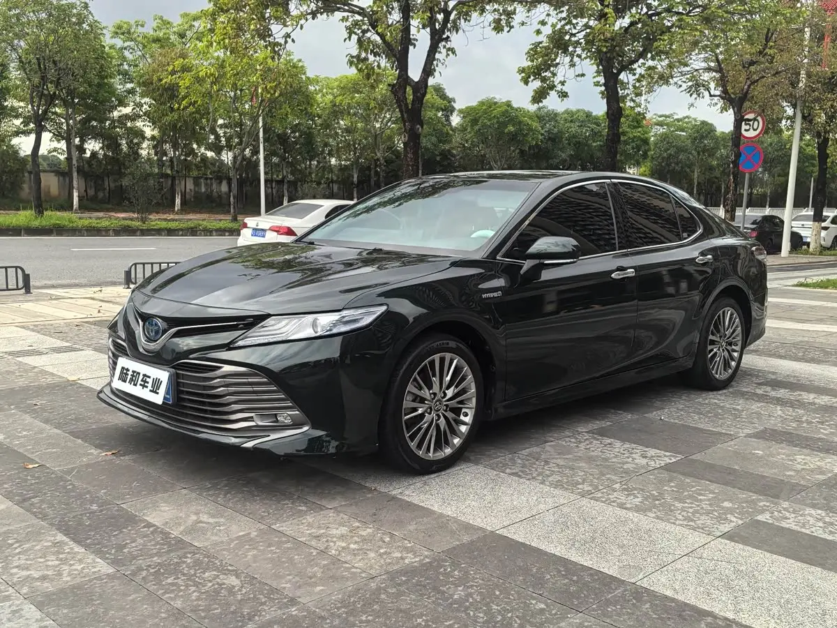 Toyota Camry 2020 — Şəkil 1/14