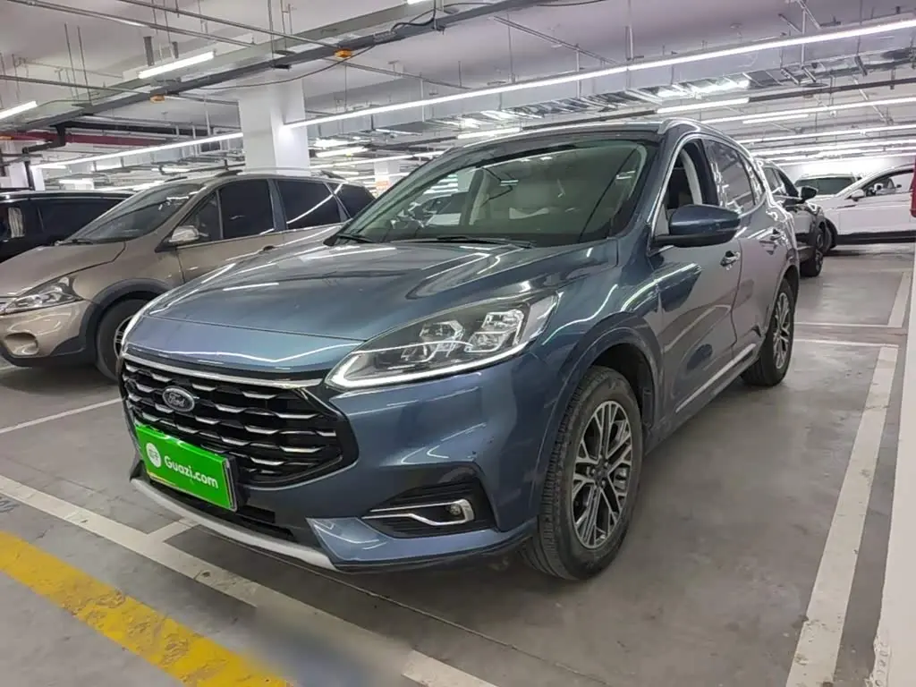 Ford Escape 2021 — Фото 1/20