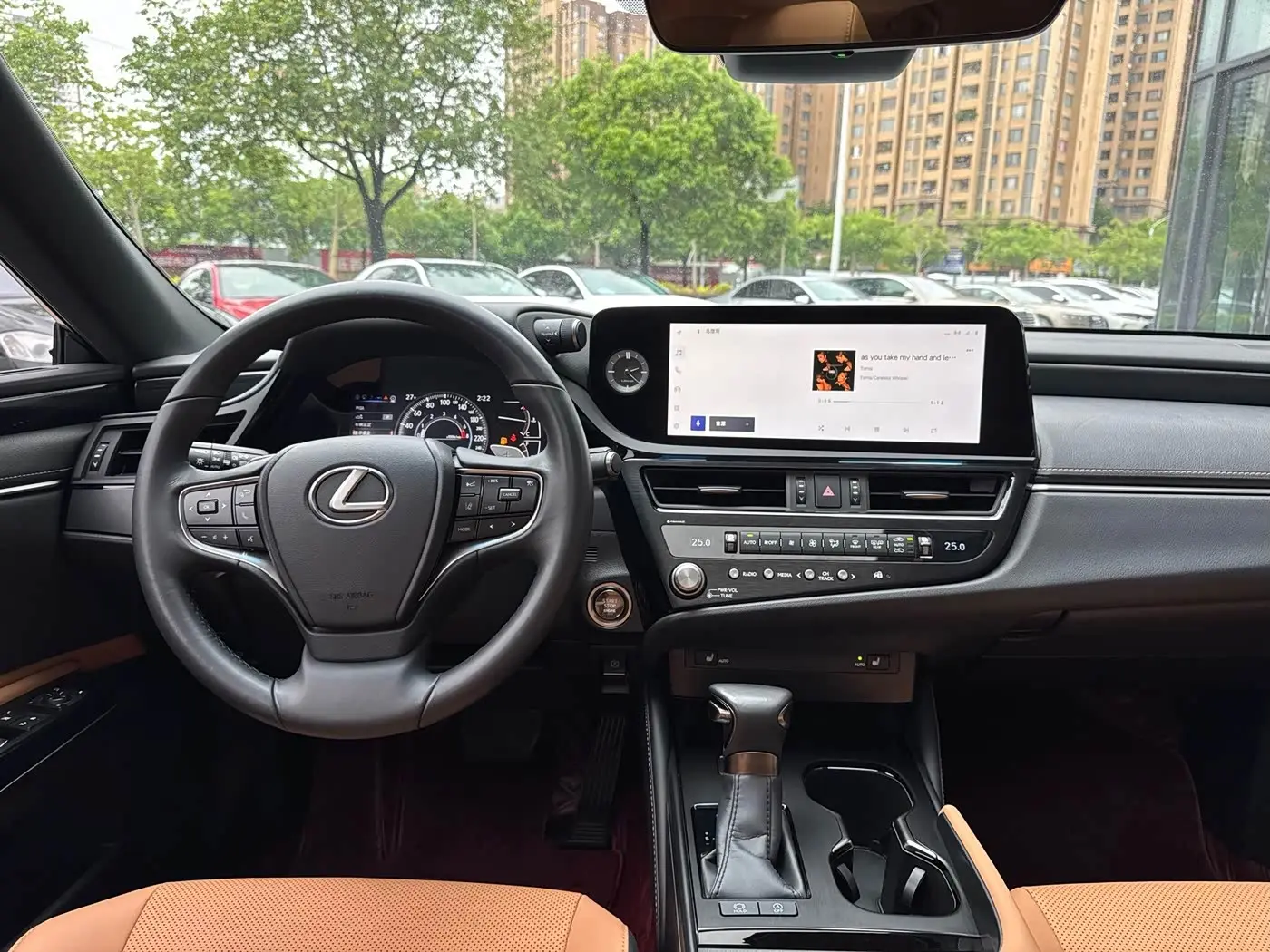 Lexus ES 2023 — Фото 13/15