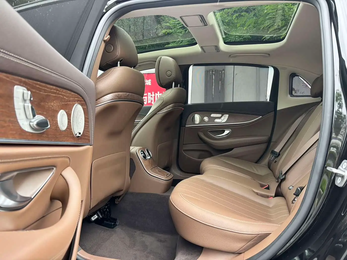 Mercedes-Benz E-Class 2023 — Фото 9/12