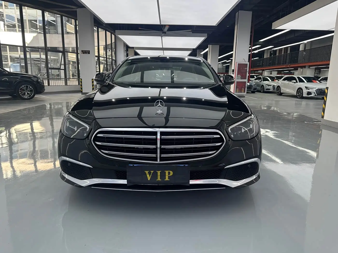 Mercedes-Benz E-Class 2022 — Photo 2/20