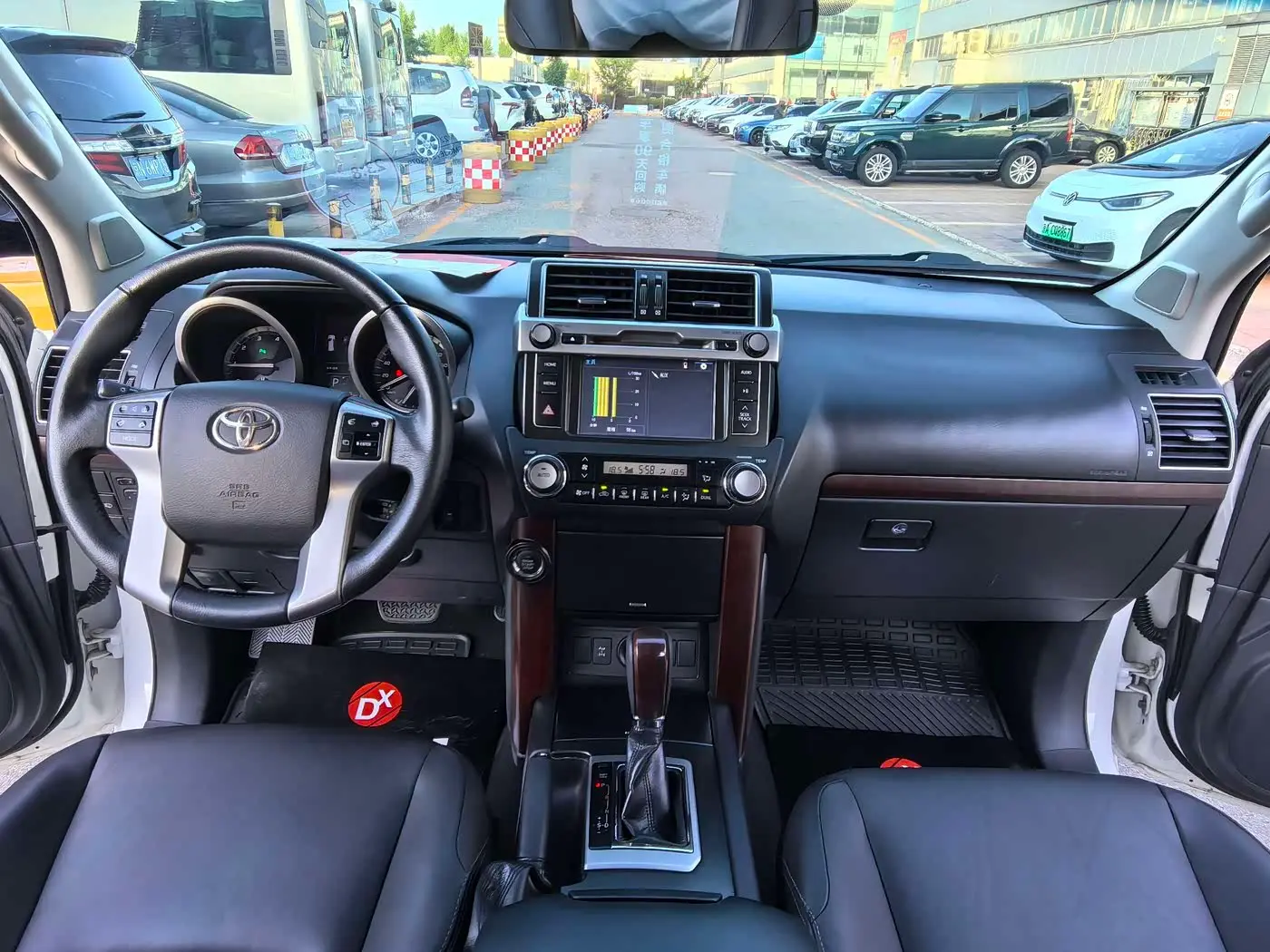 Toyota Prado 2014 — Photo 10/18