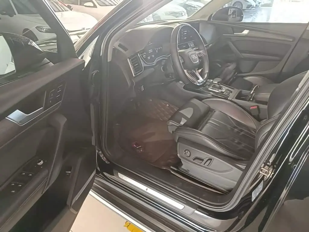 Audi Q5L 2022 — Photo 16/20