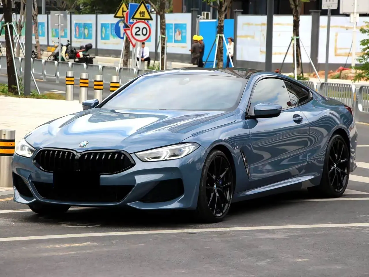 BMW 8 Series 2021 — Фото 1/9