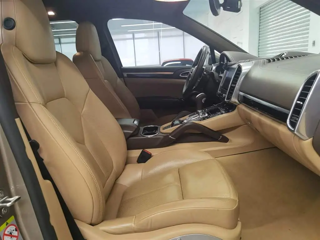 Porsche Cayenne 2018 — Şəkil 18/19