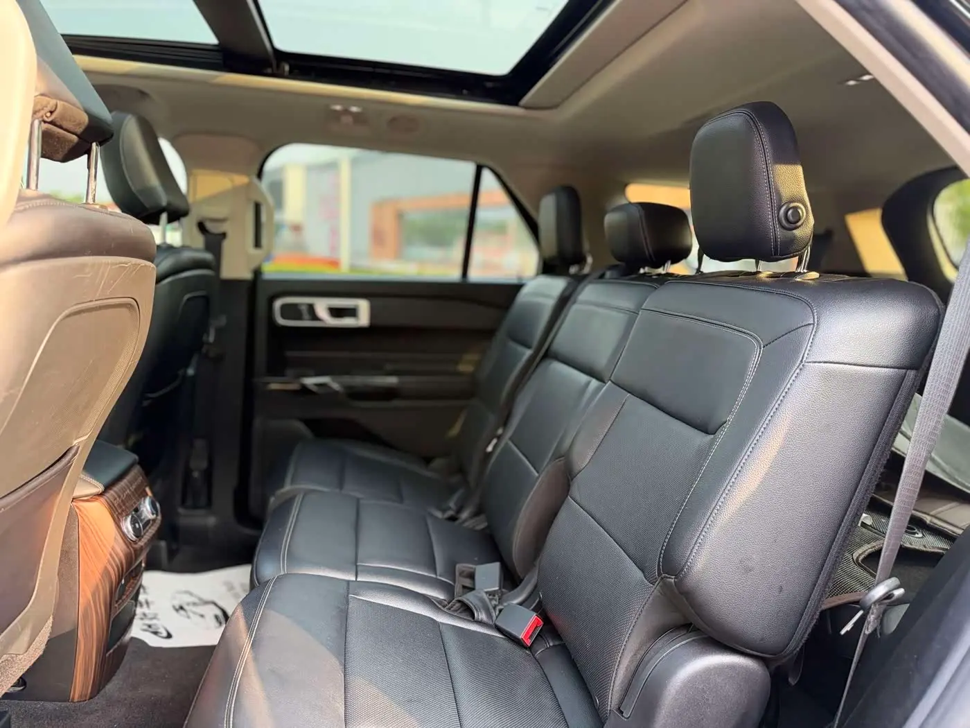Ford Explorer 2021 — Фото 12/15