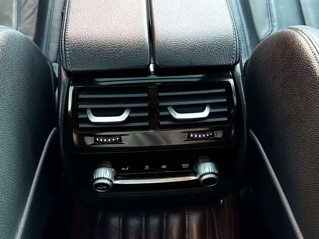 BMW 6 Series GT 2020 — Şəkil 13/17