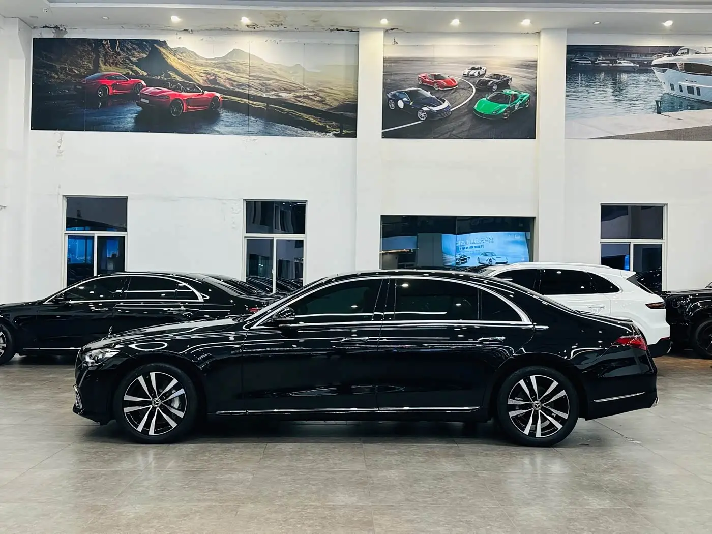 Mercedes-Benz S-Class 2023 — Photo 3/9