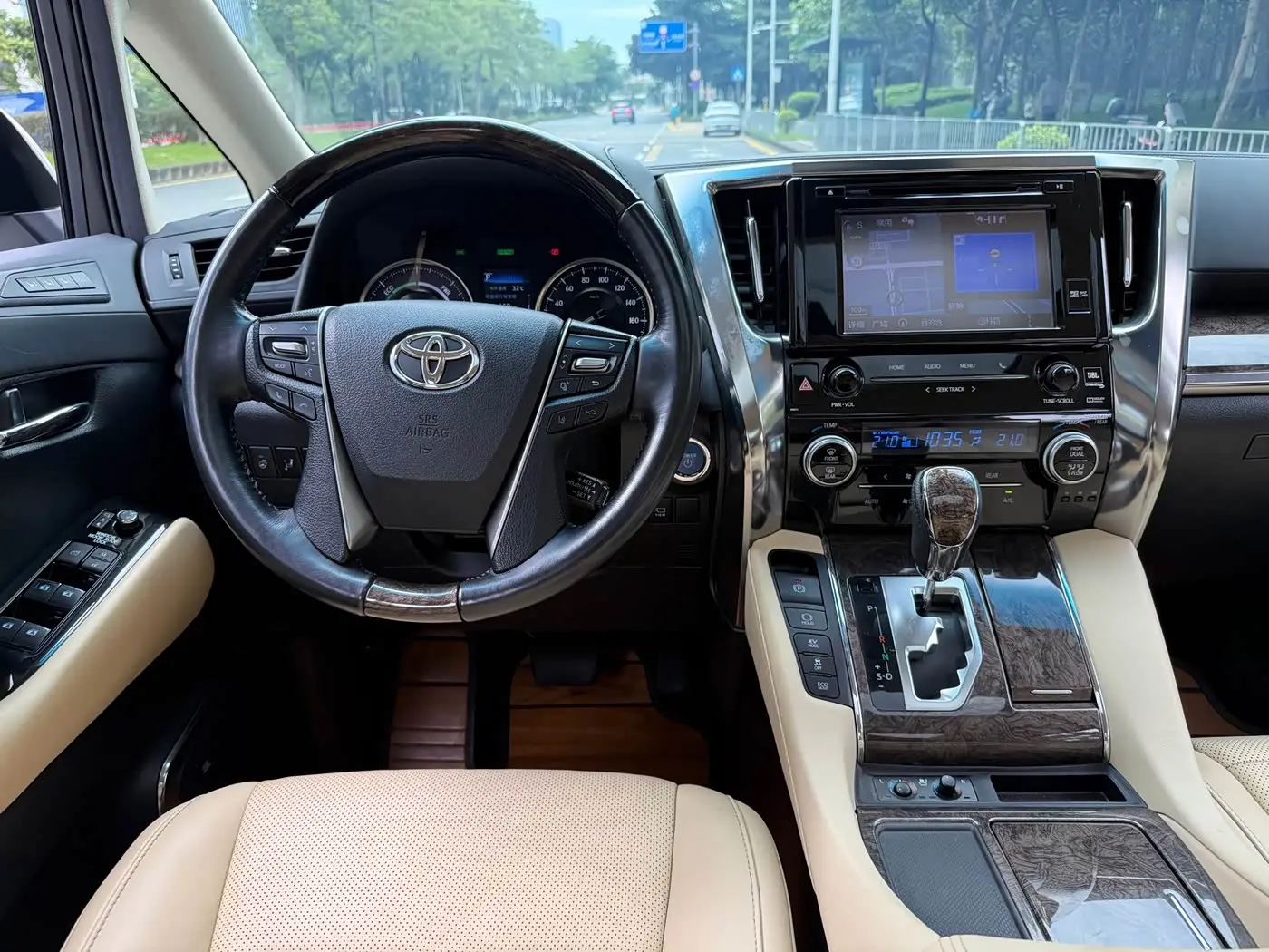 Toyota Alphard 2020 — Photo 6/20