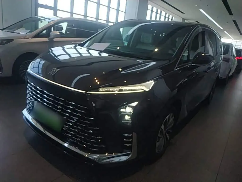 Buick GL8 New Energy 2025 — Photo 1/20