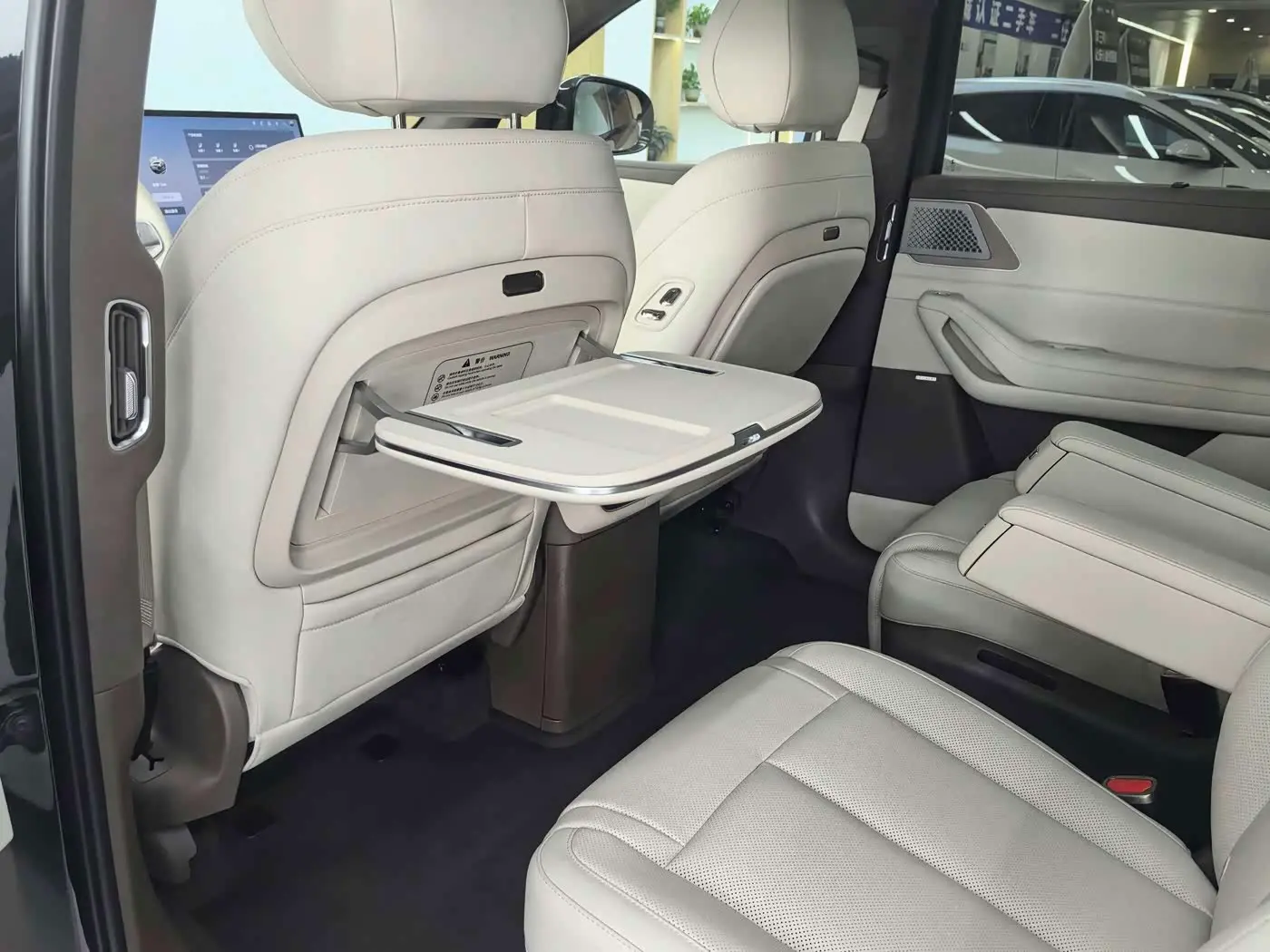 Denza N8L 2025 — Photo 15/20
