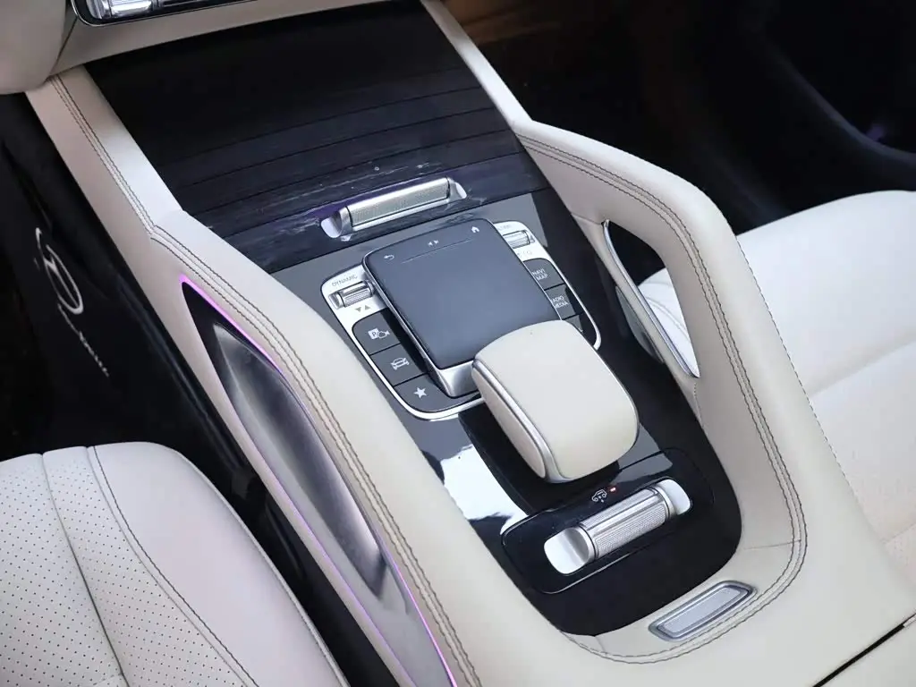 Mercedes-Benz GLE 2019 — Photo 12/20