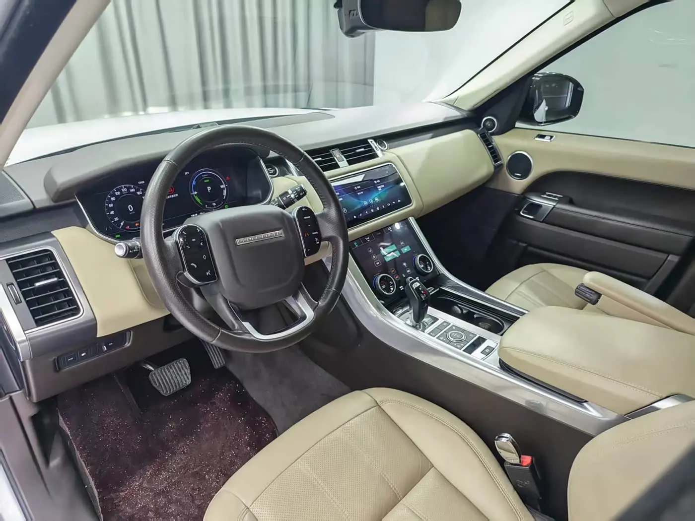 Land Rover Range Rover Sport PHEV 2021 — Photo 4/10