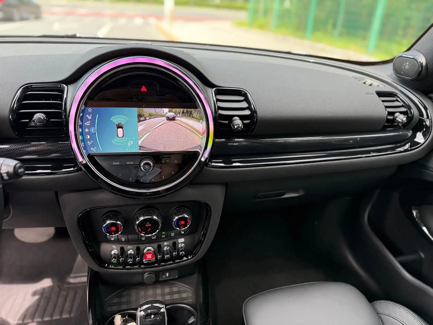 MINI CLUBMAN 2024 — Фото 13/20