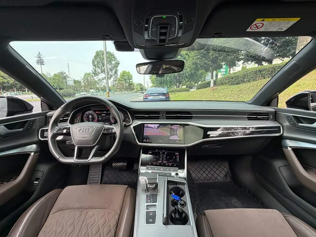 Audi A7L 2023 — Photo 13/14