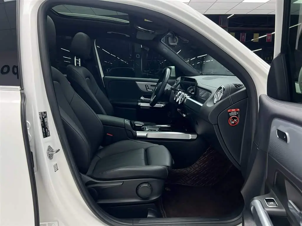 Mercedes-Benz GLB 2020 — Photo 10/20