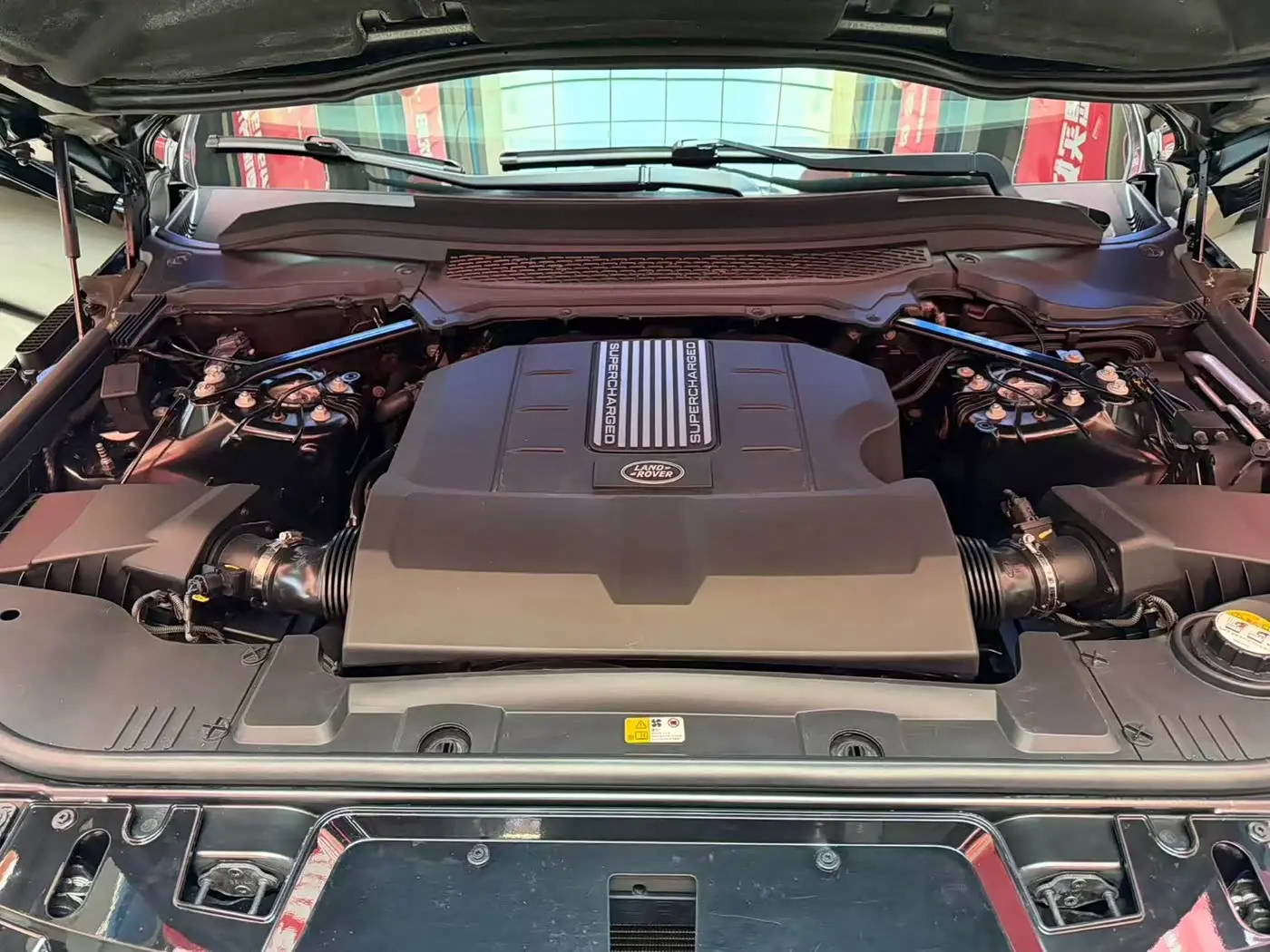 Land Rover Range Rover Sport 2015 — Photo 18/18
